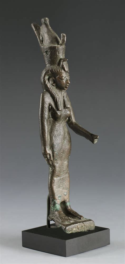 goddess  mut statue