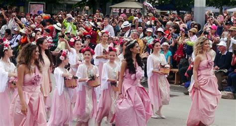 guide   rose festival kazanlak rose festival tours  info