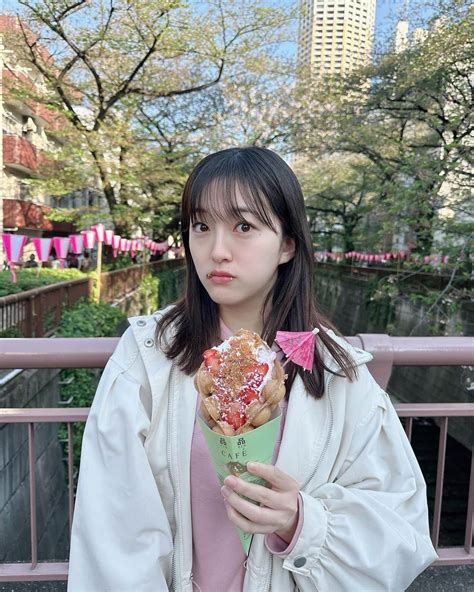 田島芽瑠さんのインスタグラム写真 田島芽瑠instagram 「サラダランチしよ〜って集まったのに、結局誘惑に負けた女達。 今日までです