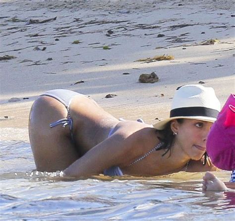 Jessica Alba Wins Everything With These Bikini Candids