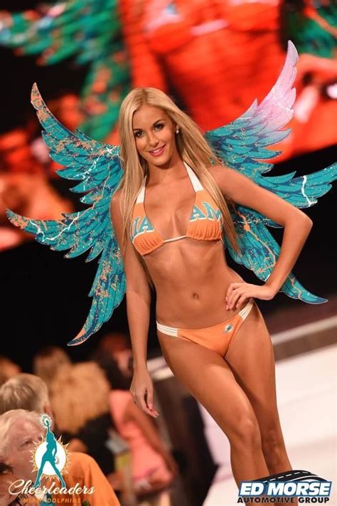 Miami Dolphins Cheerleader Brianne Herndon New Pic