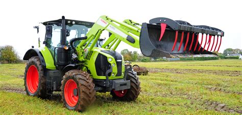 claas takes  tractors    front  agrilandcouk