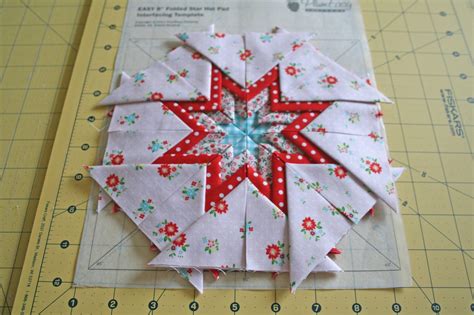 lovely  handmades  folded star tutorial