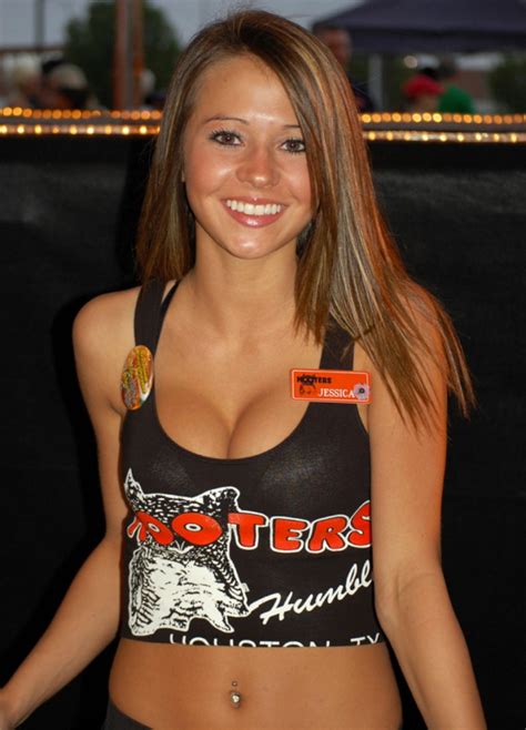 hooters girl boobs pertly perfect best hot girls pics