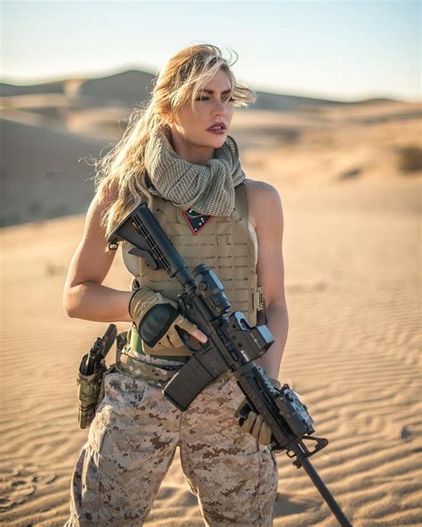Pin On Hot Military Babes Sexy Girls And Guns Girls With Weapons