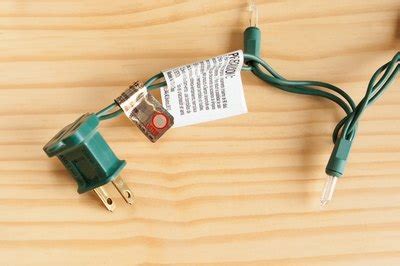 remove  connector plug     christmas lights ehow