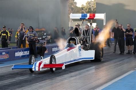 top fuel drags day  friday  december  fully automotive motorsport  event