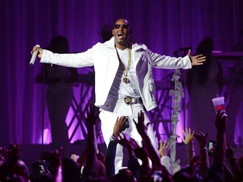 R Kelly Former Dj Alleges Two Years Of Abusive Behaviour