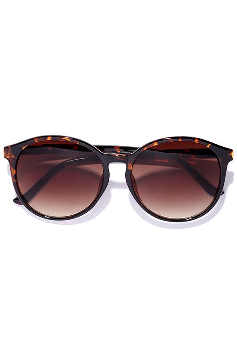 chic tortoise sunglasses  sunglasses