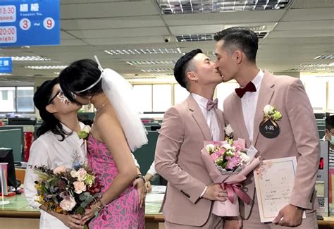 Taiwan Celebrates Asia S First Same Sex Marriages As Couples Tie Knot