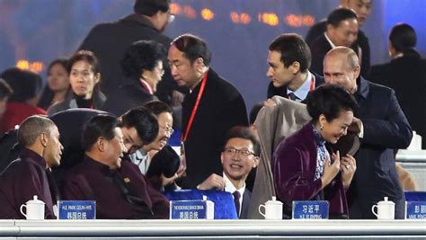 vladimir putin hits on china s first lady peng liyuan censors go wild