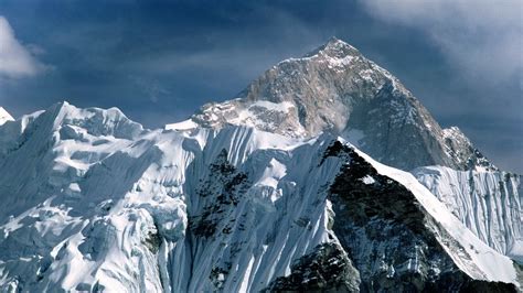 tall  mount everest    stops growing bbc future