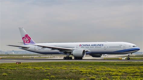 china airlines   rebrand  altered boeing  livery