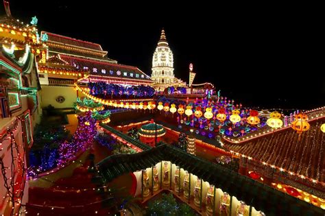 kek lok  temple lights    cny  star