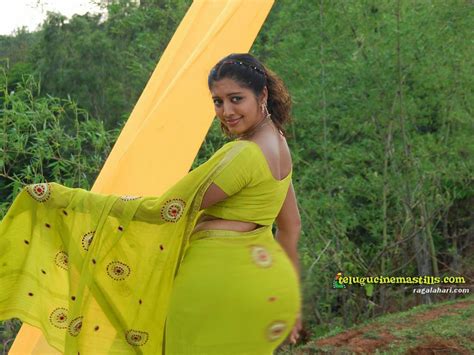 butt in saree