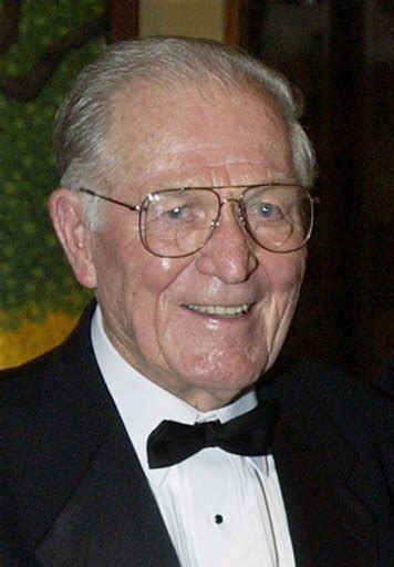 555 Honors Detachment Maj Richard Dick Winters Dies At Age 92