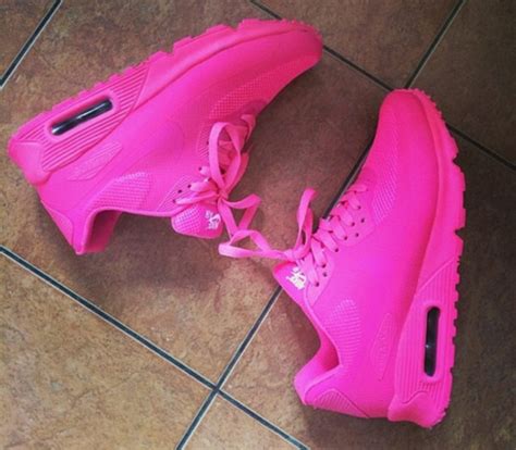 Shoes Nike Pink Air Max Sneakers Womens 9 5 Pink Neon Love Them