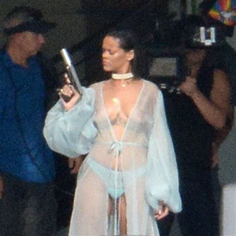 rihanna on set of her new video shesfreaky