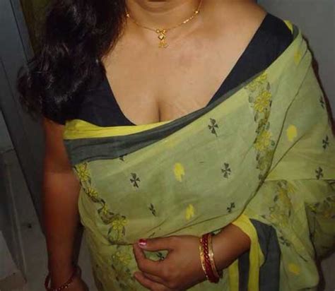 jaya aunty saree me big chuchi photo antarvasna indian