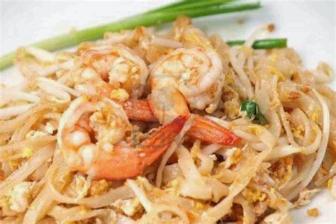 Food Recipes Pad Thai Thai Style Stir Fried Rice Noodles