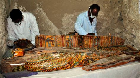 Egypt 8 Mummies Unearthed In 3 500 Year Old Tombs Cnn