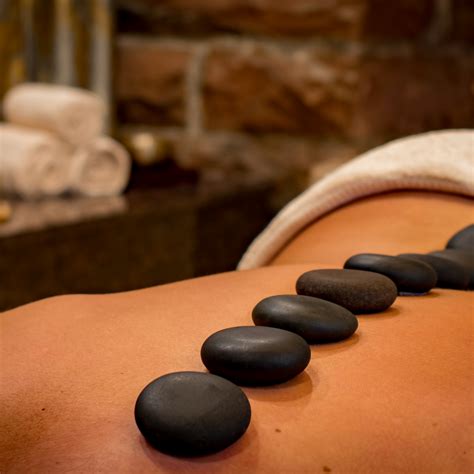 hot stone massage indulgence beauty