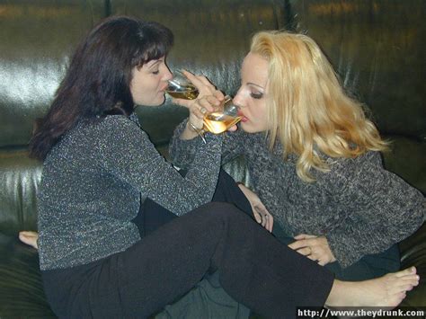 Lesbian Loving Girls Kissing Pussy Licking Footjobs