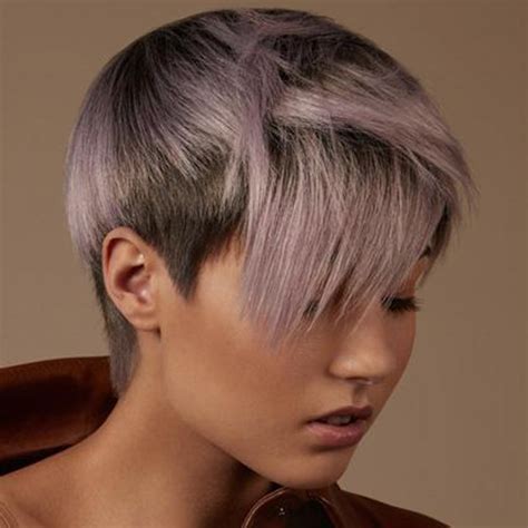 Scalati, sfilati, con ciuffo lungo, rasature e frangia, ecco i tagli capelli corti 2022 primavera estate di tendenza in 120 immagini e idee . Tagli sfilati capelli corti 2020 | Capelli, Capelli colorati, Capelli corti