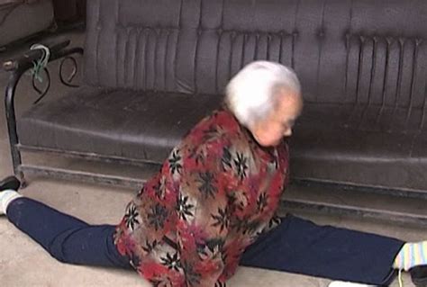 get fit like this 87 year old chinese woman who can do the splits