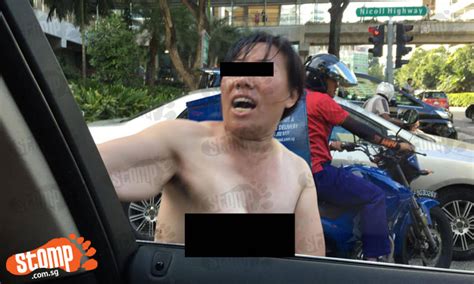 Topless Woman On Nicoll Highway Also Went Around Screaming