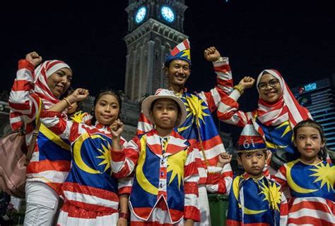 rakyat pamer semangat malaysia baharu sambut merdeka astro awani