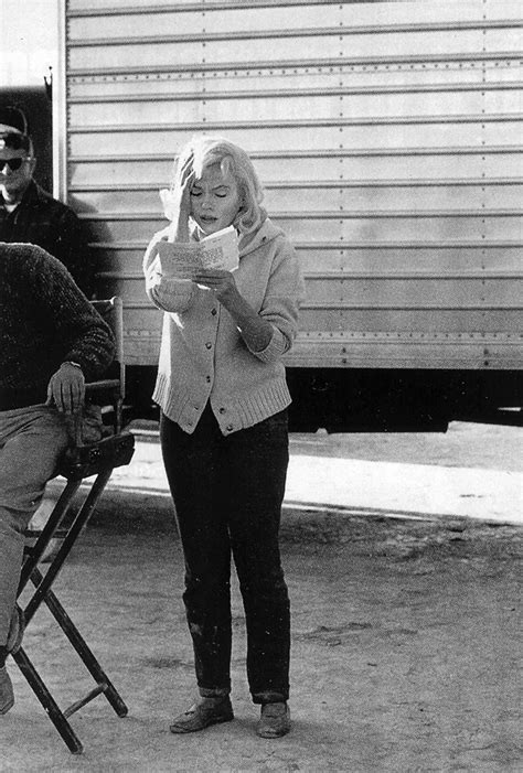 the misfits photos from behind the scenes the marilyn monroe collection