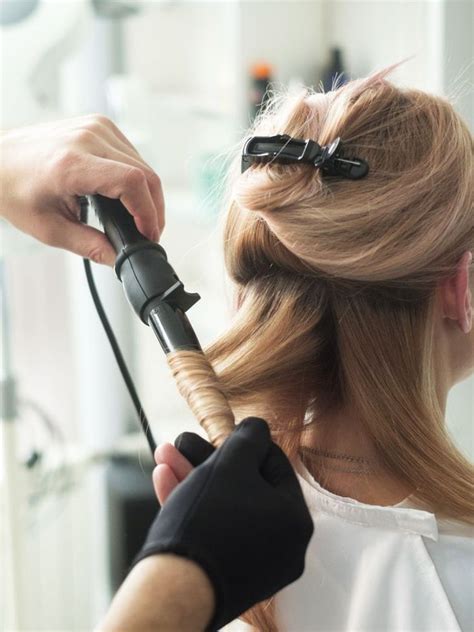 how to do wavy hair with a curling iron curly hair style