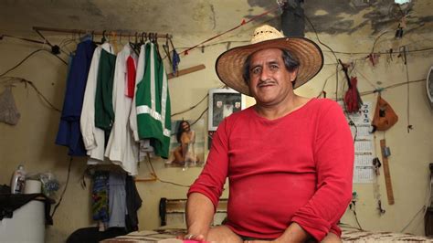 Meet Roberto Cabrera The Man With The World’s Largest
