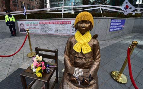 comfort women statue threatens to derail japan south korea accord telegraph