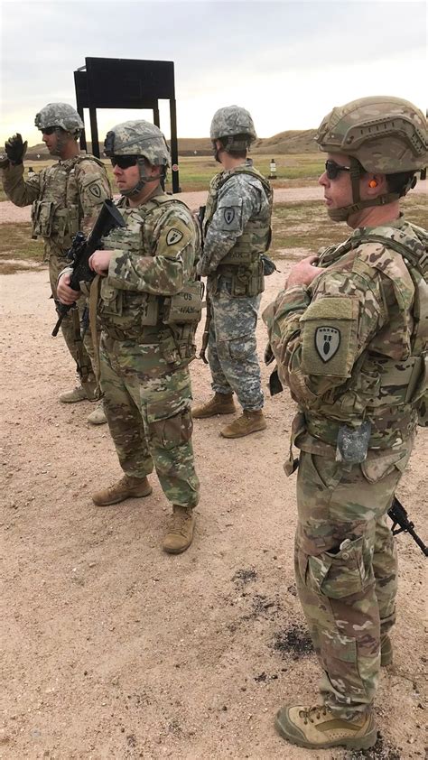 soldiers field test the army s newer lighter body armor