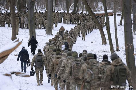 乌克兰男性已经不够用了！俄军增兵70万继续打：泽连斯基扛不住了 乌军 动员 伤亡