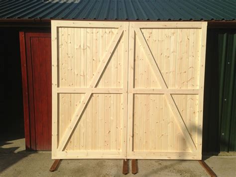 side hung hinged timber wooden garage door gates barn