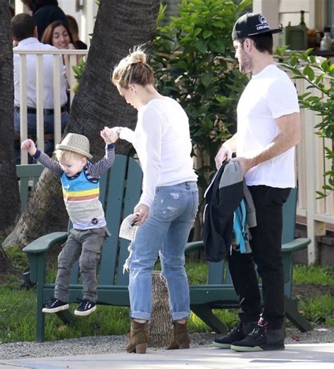 hilary duff and mike comrie take luca to breakfast celeb