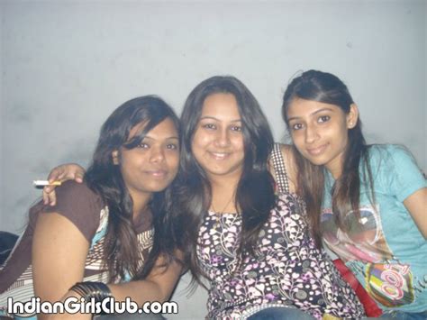 Desi Girl Friends Smoking Indian Girls Club Nude