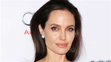 Angelina Jolie Is The Face Of Guerlain S New Fragrance Mon Guerlain