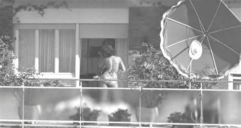Naked Gina Lollobrigida In Le Bambole