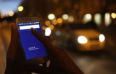 uber passenger films driver allegedly receiving oral sex