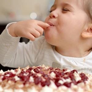 create meme fotografiemi eat sweets child eating cake girl eating
