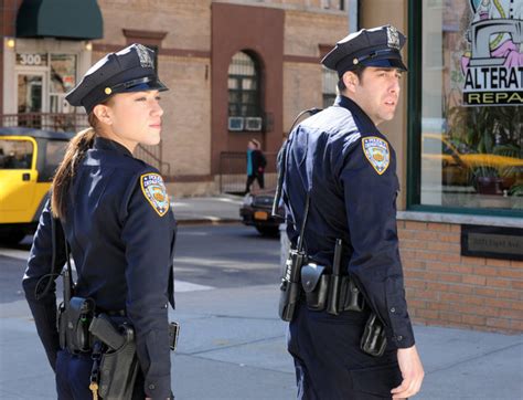 ‘nyc 22 ’ On Cbs Looks At Rookie Officers