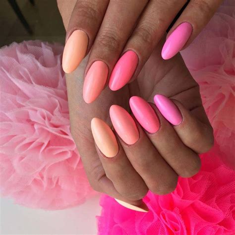 ongle en gel rose  idees pour  nail art parfait indigo nails