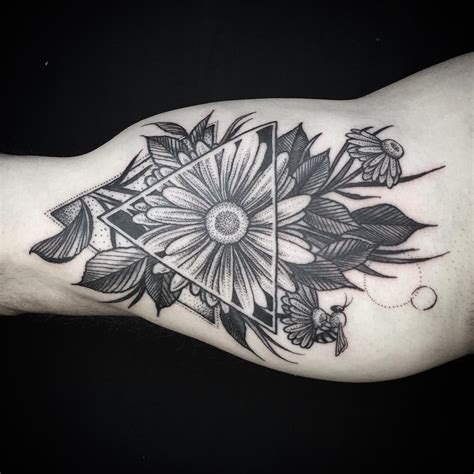 85 Best Daisy Flower Tattoo Designs And Meaning 2019