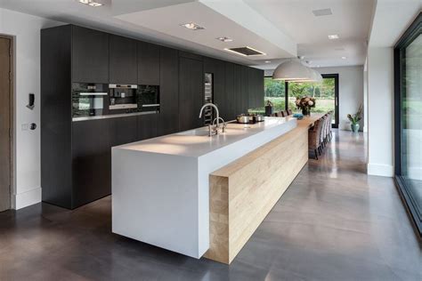 moderne keuken met keukeneiland en ruime eettafel modern kitchen design modern kitchen