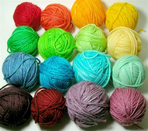 tutorial dye wool yarn  kool aid   crockpot  easy
