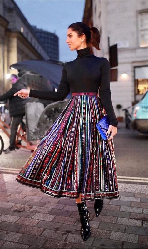 awe inspiring ways  wear  pleated skirt   gorgeous  day printed pleated skirt